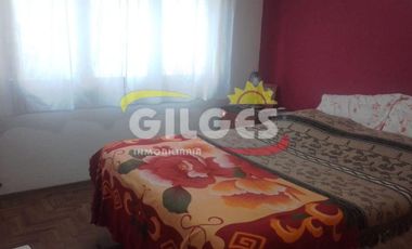 Venta Casa 3 Amb. Villa Luzuriaga  Con pileta y quincho