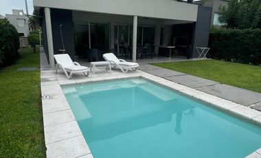 Casa en alquiler totalmente equipada de 5 ambientes en Altos de hudson II, Hudson, Berazategui