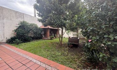 Casa 5 ambientes en olivos
