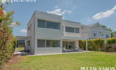 Casa en alquiler en LOS SAUCES - NORDELTA