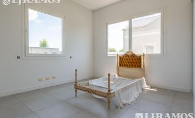 Casa en alquiler en LOS SAUCES - NORDELTA