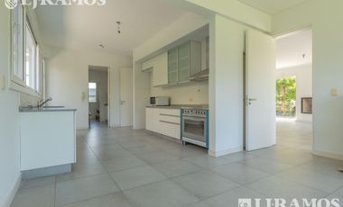 Casa en alquiler en LOS SAUCES - NORDELTA