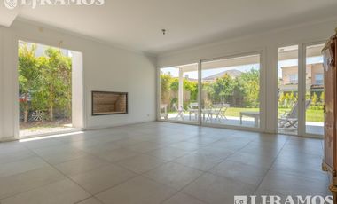 Casa en alquiler en LOS SAUCES - NORDELTA