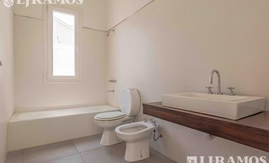 Casa en alquiler en LOS SAUCES - NORDELTA