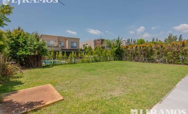 Casa en alquiler en LOS SAUCES - NORDELTA