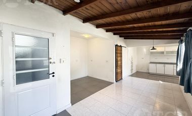 VENTA CASA 3 AMBIENTES, JARDÍN CON 2 COCHERAS EN SAN ANDRÉS, ZONA AGUSTINIANO.