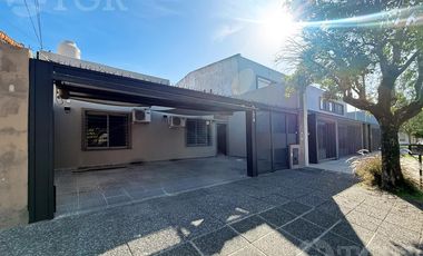 VENTA CASA 3 AMBIENTES, JARDÍN CON 2 COCHERAS EN SAN ANDRÉS, ZONA AGUSTINIANO.