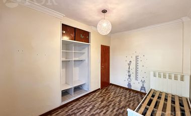 VENTA CASA 3 AMBIENTES, JARDÍN CON 2 COCHERAS EN SAN ANDRÉS, ZONA AGUSTINIANO.