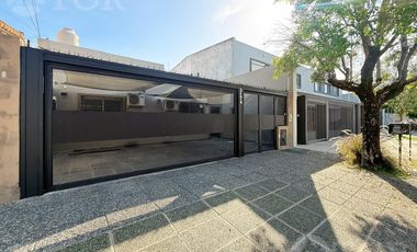 VENTA CASA 3 AMBIENTES, JARDÍN CON 2 COCHERAS EN SAN ANDRÉS, ZONA AGUSTINIANO.
