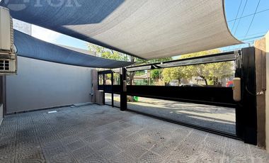 VENTA CASA 3 AMBIENTES, JARDÍN CON 2 COCHERAS EN SAN ANDRÉS, ZONA AGUSTINIANO.