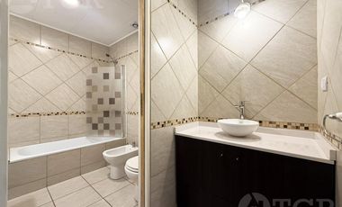 VENTA CASA 3 AMBIENTES, JARDÍN CON 2 COCHERAS EN SAN ANDRÉS, ZONA AGUSTINIANO.