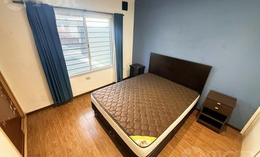 VENTA CASA 3 AMBIENTES, JARDÍN CON 2 COCHERAS EN SAN ANDRÉS, ZONA AGUSTINIANO.