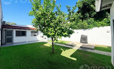 VENTA CASA 3 AMBIENTES, JARDÍN CON 2 COCHERAS EN SAN ANDRÉS, ZONA AGUSTINIANO.