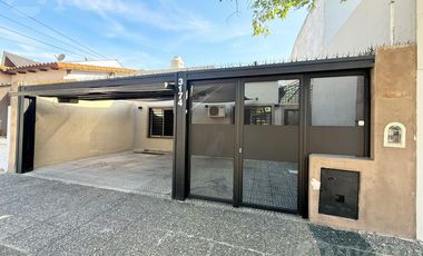 VENTA CASA 3 AMBIENTES, JARDÍN CON 2 COCHERAS EN SAN ANDRÉS, ZONA AGUSTINIANO.