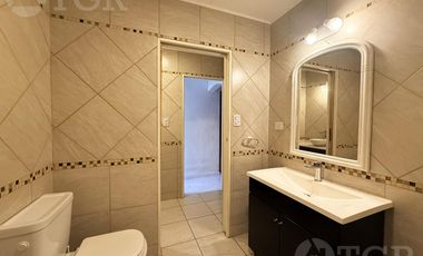 VENTA CASA 3 AMBIENTES, JARDÍN CON 2 COCHERAS EN SAN ANDRÉS, ZONA AGUSTINIANO.