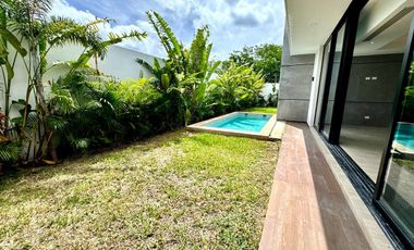 Casa con alberca en renta en Privada Olivia