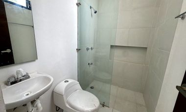 Casa con alberca en renta en Privada Olivia