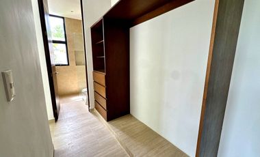 Casa con alberca en renta en Privada Olivia