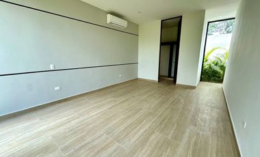 Casa con alberca en renta en Privada Olivia
