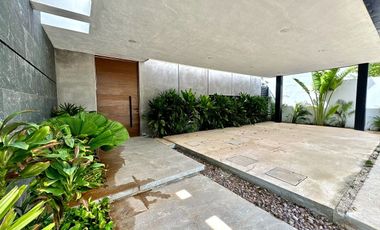 Casa con alberca en renta en Privada Olivia