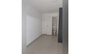 SE VENDE CASA ESQUINERA DE 3 PISOS CON 92 MTR2 EN AV GUAYABAL