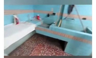 SE VENDE CASA ESQUINERA DE 3 PISOS CON 92 MTR2 EN AV GUAYABAL