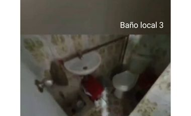 SE VENDE CASA ESQUINERA DE 3 PISOS CON 92 MTR2 EN AV GUAYABAL