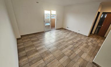 DEPARTAMENTO 2 AMB. CON AMPLIO  BALCÓN