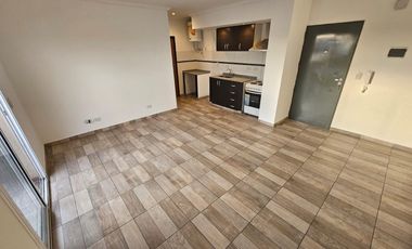 DEPARTAMENTO 2 AMB. CON AMPLIO  BALCÓN