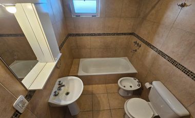 DEPARTAMENTO 2 AMB. CON AMPLIO  BALCÓN