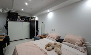 Casa con gran potencial y múltiples espacios profesionales.