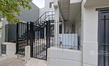 Casa con gran potencial y múltiples espacios profesionales.