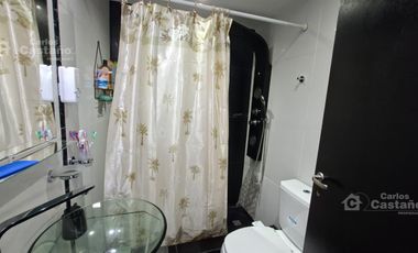 Casa con gran potencial y múltiples espacios profesionales.