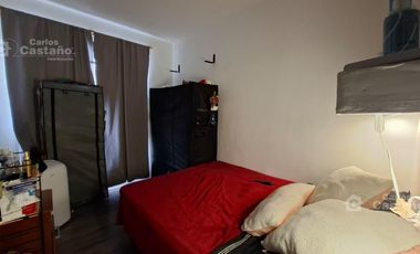 Casa con gran potencial y múltiples espacios profesionales.