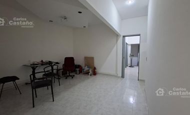 Casa con gran potencial y múltiples espacios profesionales.