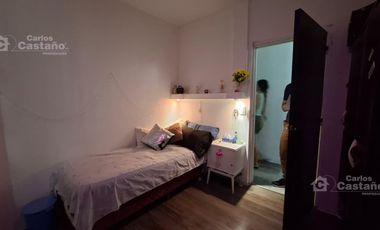 Casa con gran potencial y múltiples espacios profesionales.