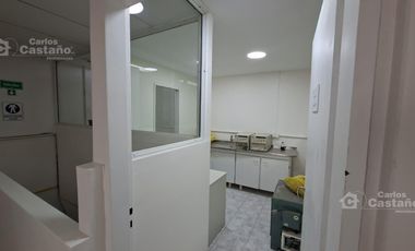 Casa con gran potencial y múltiples espacios profesionales.