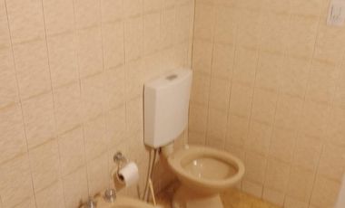 CASA 3 AMBIENTES ALQUILER EN Oliden 2889 (LANUS)