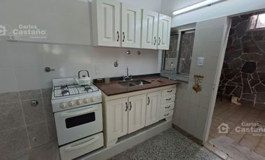 Ph 3 ambientes con garaje al frente.