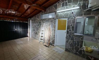 Ph 3 ambientes con garaje al frente.