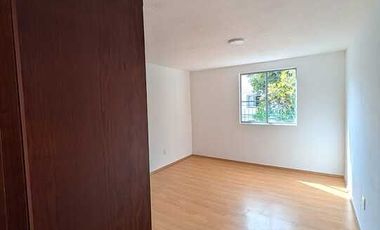 ENCANTADORA CASA EN RENTA EN CALLE CERRADA