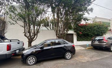 ENCANTADORA CASA EN RENTA EN CALLE CERRADA