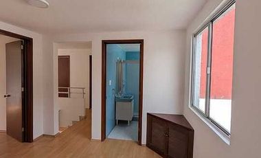 ENCANTADORA CASA EN RENTA EN CALLE CERRADA