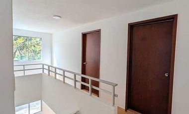 ENCANTADORA CASA EN RENTA EN CALLE CERRADA