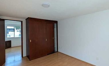 ENCANTADORA CASA EN RENTA EN CALLE CERRADA