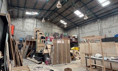 Edificio de 4 niveles con Bodega Comercial en PlantaBaja, Colonia Cruz del Farol