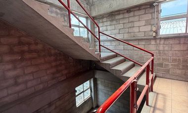 Edificio de 4 niveles con Bodega Comercial en PlantaBaja, Colonia Cruz del Farol