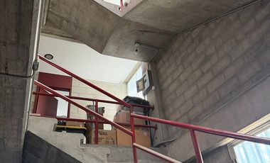 Edificio de 4 niveles con Bodega Comercial en PlantaBaja, Colonia Cruz del Farol