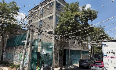 Edificio de 4 niveles con Bodega Comercial en PlantaBaja, Colonia Cruz del Farol