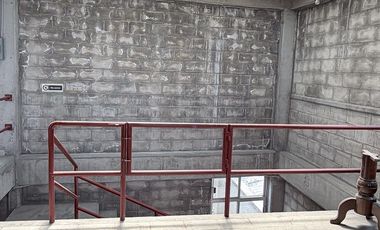 Edificio de 4 niveles con Bodega Comercial en PlantaBaja, Colonia Cruz del Farol